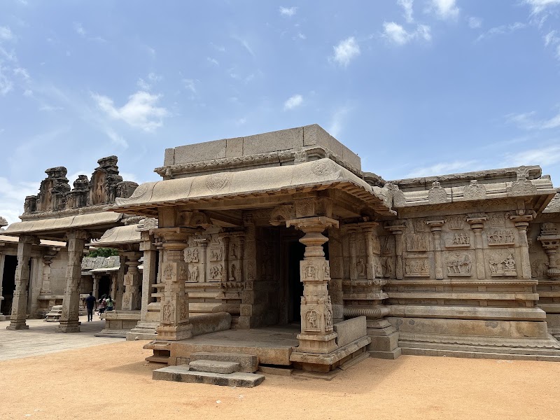 Hazara Raama Temple - Hazara Raama Temple 8F99+4G2, Karnataka 583221, India