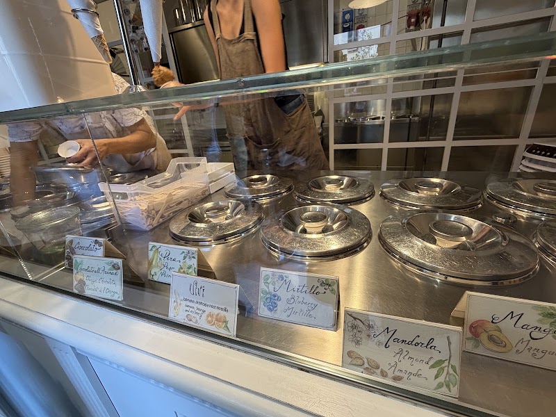 Gelateria Della Passera - Gelateria Della Passera, Via Toscanella, 15/red, 50125 Firenze FI, Italy