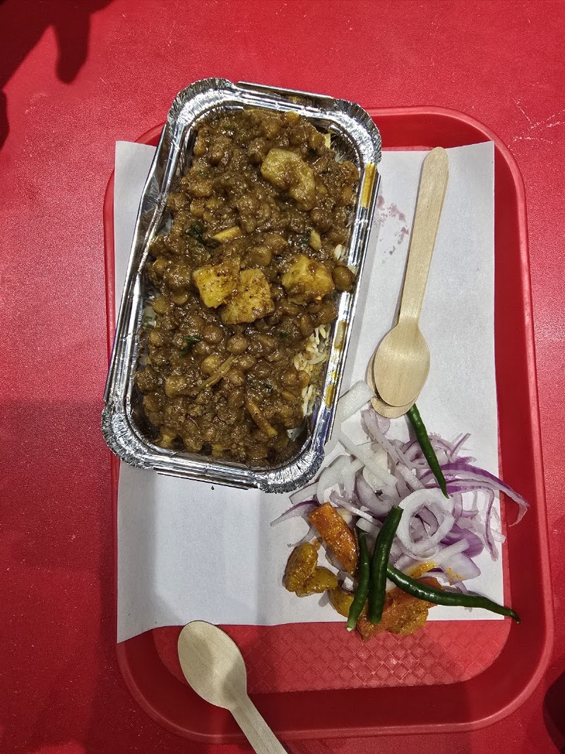Om Bhature Wale(Regd) - Om Bhature Wale(Regd), 3514, Pyare Lal Rd, Neta Ji Subhash Market, Block 32, Krishna Nagar, Karol Bagh, New Delhi, Delhi, 110005, India