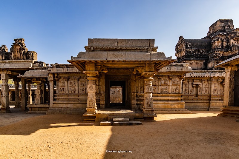 Hazara Raama Temple - Hazara Raama Temple 8F99+4G2, Karnataka 583221, India