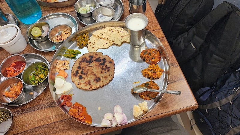 Shree Khodiyar Kathiyawadi Dhaba - Shree Khodiyar Kathiyawadi Dhaba, First floor, 112-116, 100 Feet Rd, near TOWER-A, Satellite, Ahmedabad, Gujarat 380015, India