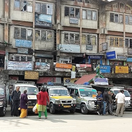 DARJEELING MOTOR STAND - DARJEELING MOTOR STAND 27W8+36F, N C. Goenka Rd, Chauk Bazaar, Darjeeling, West Bengal 734101, India
