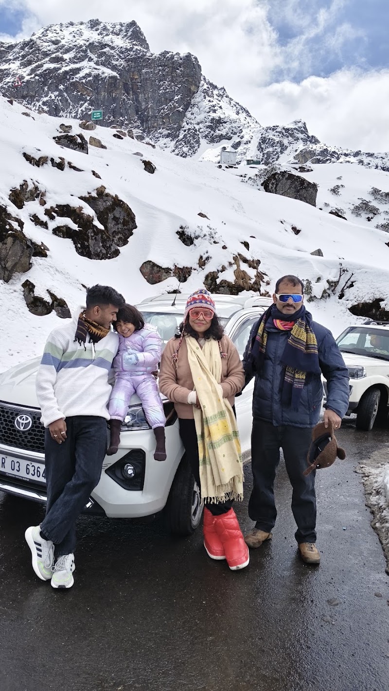 TEZPURCAB TOURS AND TRAVELS - TEZPURCAB TOURS AND TRAVELS, NT Rd, near sbi atm, Dadhara, Vartak, Tezpur, Assam 784001, India