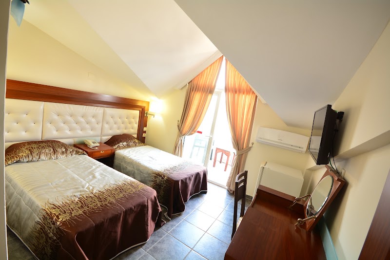 Sea Center Hotel - Sea Center Hotel Çıldır, 107. Sk. No:7, 48700 Marmaris/Muğla, Türkiye