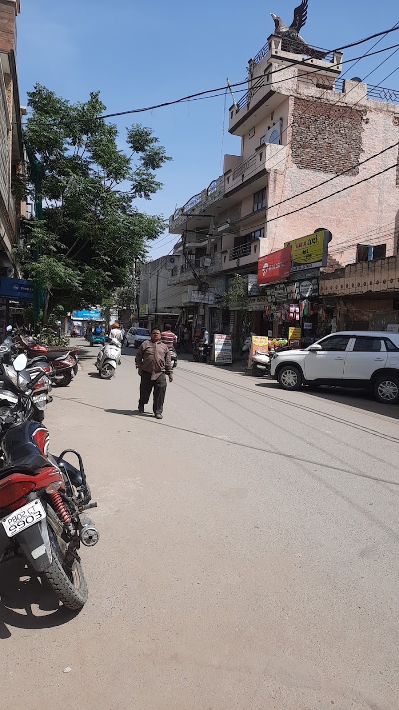 Namdhari Kanda Wala Bazar - Namdhari Kanda Wala Bazar, JV5M+2HJ, Miglani Rd, Namdhari Kanda, Antaryami colony, Amritsar Cantt., Punjab 143006, India
