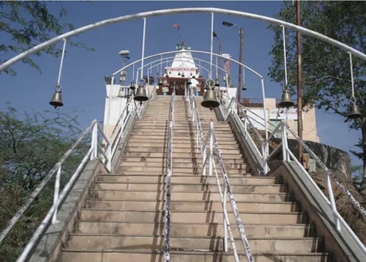 Neemach Mata Mandir - Neemach Mata Mandir JM7G+788, Fateh Sagar Rd, Shilpgram, Udaipur, Rajasthan 313004, India