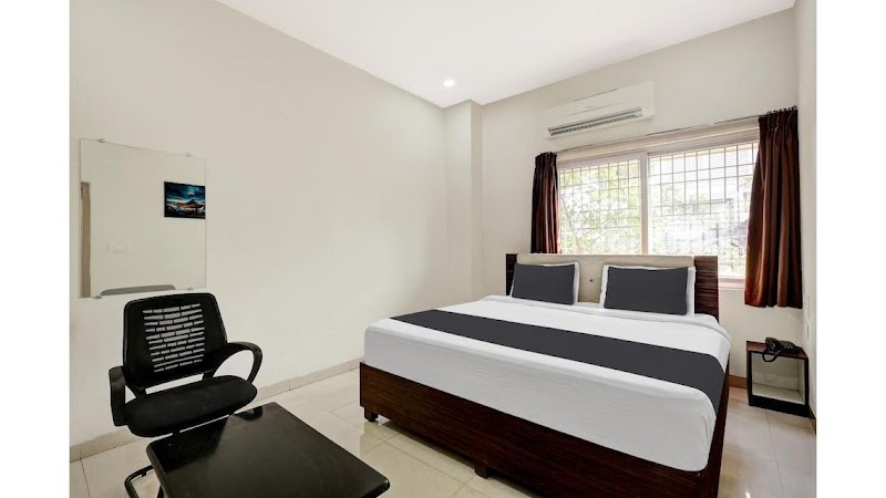 OYO Collection O Dabagardens Near RK Beach - OYO Collection O Dabagardens Near RK Beach 1, 30, Hotel, 15-151, Daba Garden Rd, above Karur Vysya Bank, near Visakhapatnam Railway Station, Prakasaraopeta, Nehru Nagar, Ram Nagar, Visakhapatnam, Andhra Pradesh 530020, India