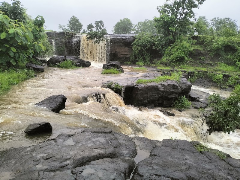 Natural Waterfall - Natural Waterfall, W325+M92, Morandhana, Malkota, Madhya Pradesh 460553, India