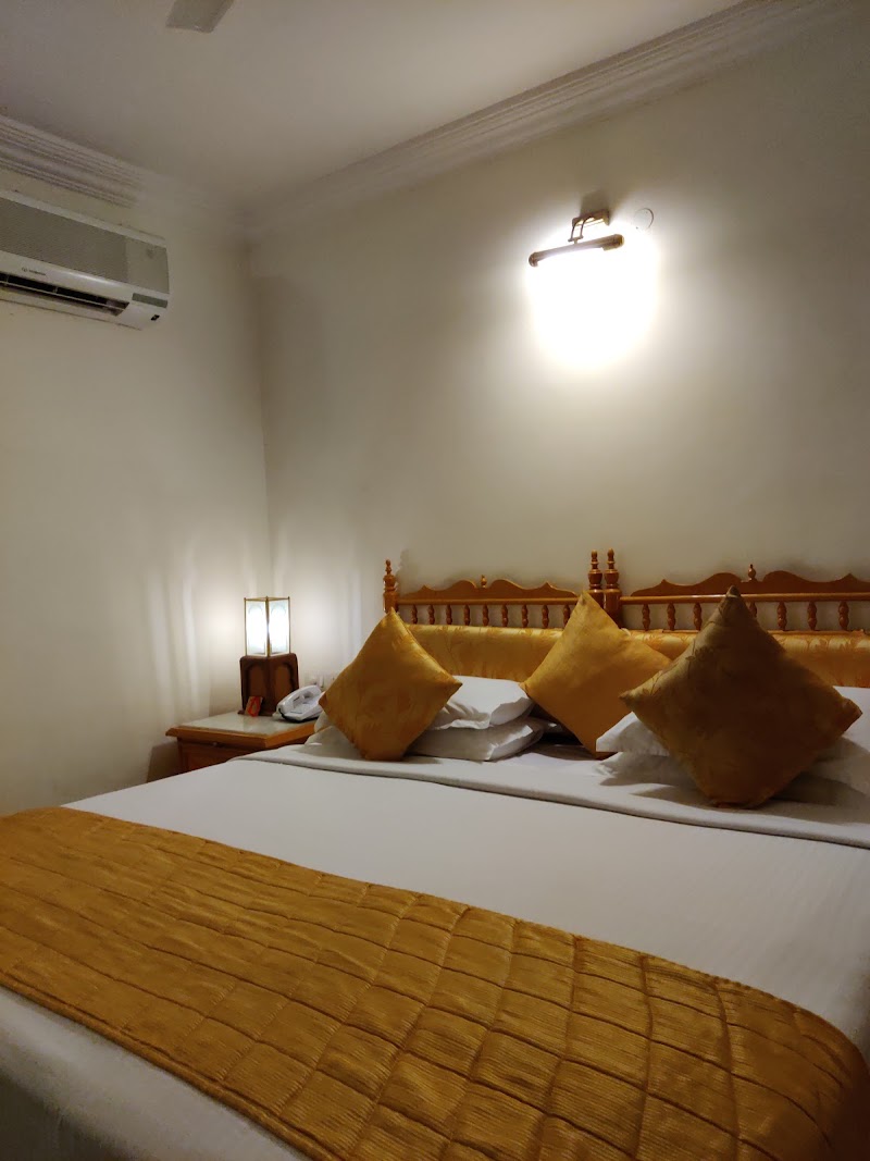 Garden Hotel - Garden Hotel Gulab Bagh Rd, Opposite Sajjan Niwas Garden, Old City, Gulab Bagh, Udaipur, Rajasthan 313001, India