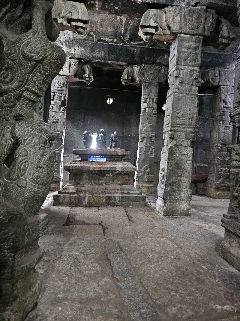 Hanging Pillar - Hanging Pillar, RJ25+QQJ, Lepakshi, Andhra Pradesh 515331, India