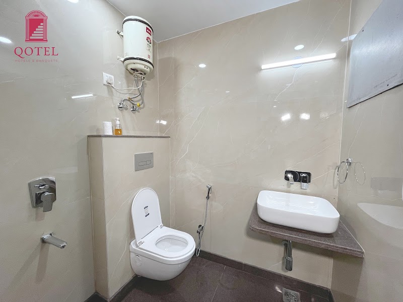 Qotel Express Sandberry - Prashant Vihar - Qotel Express Sandberry - Prashant Vihar ED Block, Prashant Vihar, Sector 14, Rohini, Delhi, 110085, India