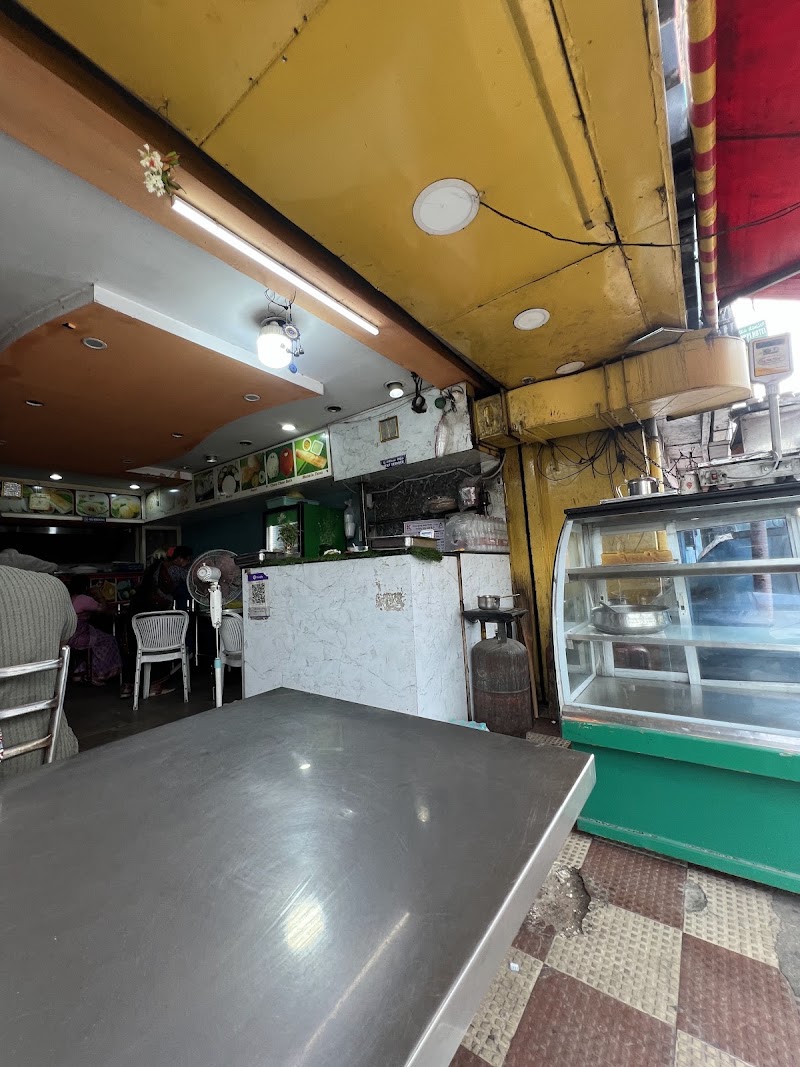 Hotel Mysuru Ruchi - Hotel Mysuru Ruchi Ashoka Rd, Menna Bazzar, Mandi Mohalla, Mysuru, Karnataka 570001, India