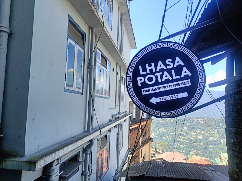 Lhasa Potala - Lhasa Potala Mahatma Gandhi Marg, Arithang, Gangtok, Sikkim 737101, India