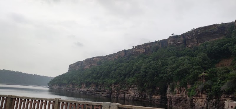 Gandhi Sagar Dam - Gandhi Sagar Dam, Chittauriya, Rajasthan 323307
