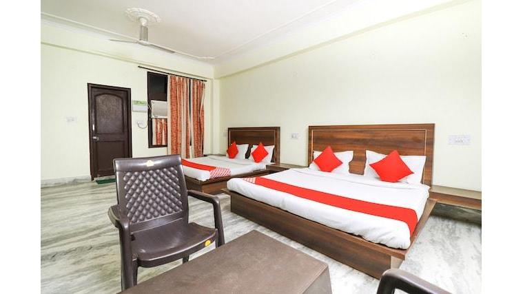 OYO 49323 Hotel Maharaja
