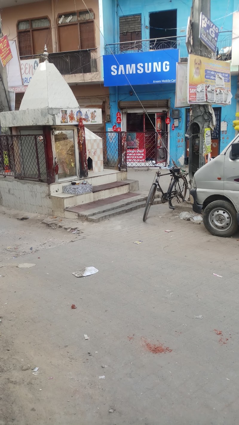 Chhoti Mata Mandir - Chhoti Mata Mandir opposite Saini Food, Block C, Sukhrali, Sector 17, Gurugram, Haryana 122007, India