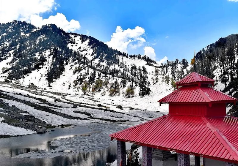 Kareri Lake - Kareri Lake 87GF+982 Lake, Kareri, Himachal Pradesh 176216, India