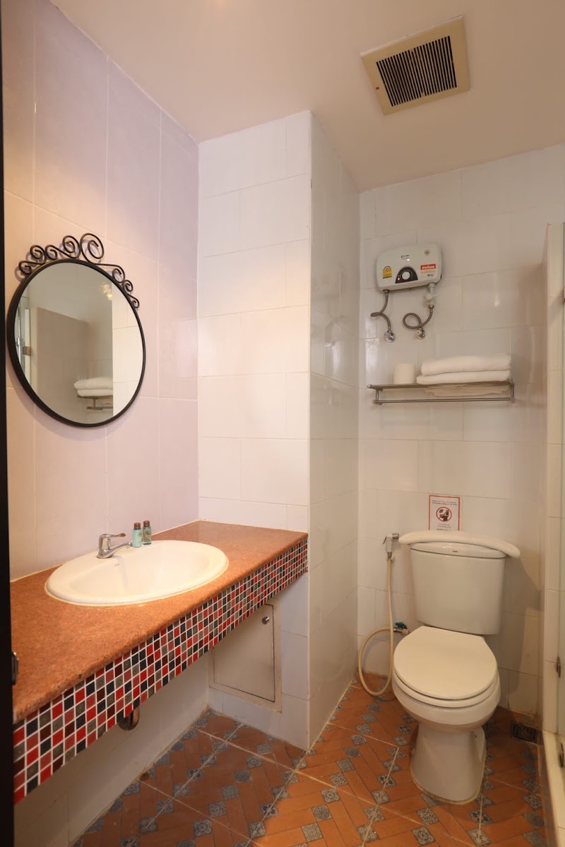 Studio F Sukhumvit - Studio F Sukhumvit, 22/3-4 Sukhumvit 21 Rd, Khwaeng Khlong Toei, Watthana, Krung Thep Maha Nakhon 10110, Thailand