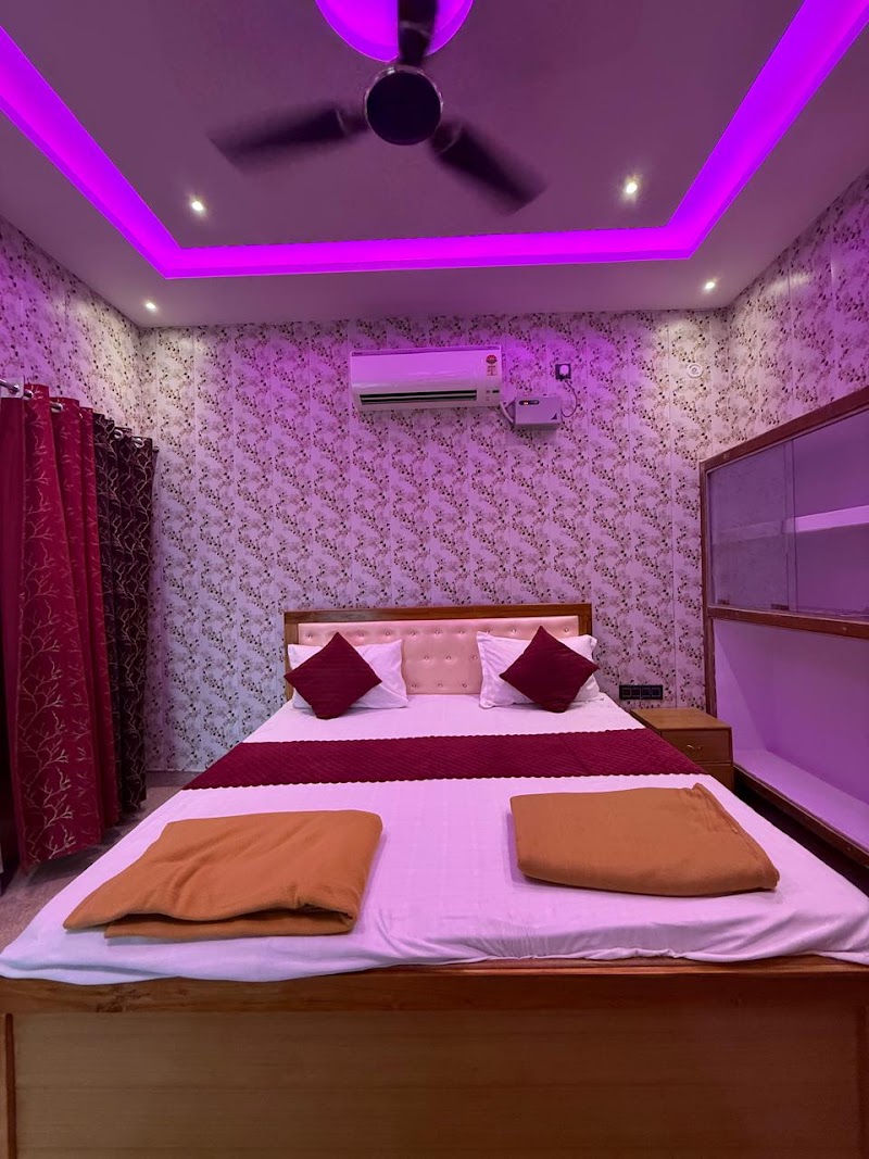 HOTEL VIJAY PALACE - HOTEL VIJAY PALACE, 21/4/2A, Sapt Sagar Colony, Tulsi Nagar, Ayodhya, Uttar Pradesh 224123, India