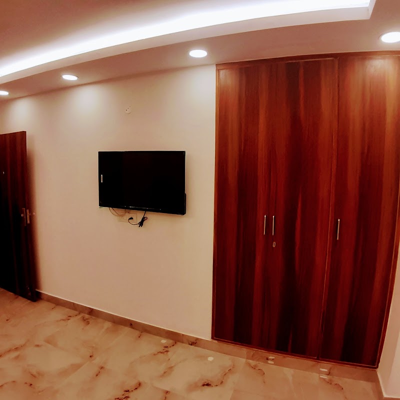 TRIOM HOTEL - TRIOM HOTEL B/147, Mehrauli - Badarpur Rd, near shiv mandir, Sharma Market, Pulpharadpur, Block A, Pul Pehladpur, New Delhi, Delhi 110044, India