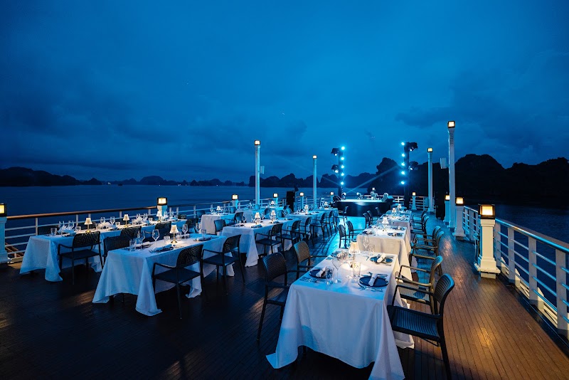 Ambassador Signature Cruise - Lan Ha Bay - Ambassador Signature Cruise - Lan Ha Bay, Cảng tàu khách quốc tế, Bãi Cháy, Quảng Ninh 200000, Vietnam