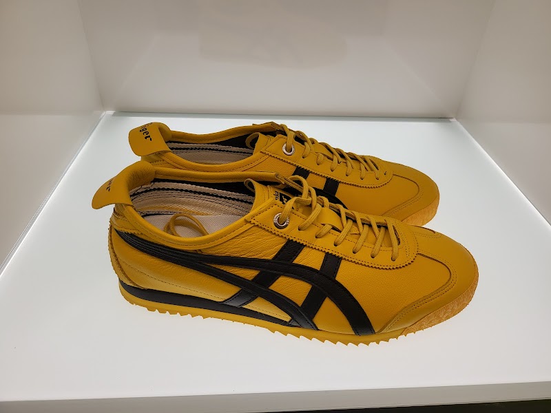 Onitsuka Tiger Omotesando Yellow Concept - Onitsuka Tiger Omotesando Yellow Concept, Japan, 〒150-0001 Tokyo, Shibuya, Jingūmae, 6-chōme−3−９ 神宮前中央ビル