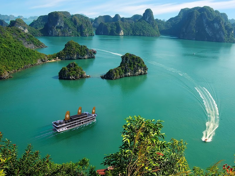 Genesis Regal Cruise - Halong Bay Lounge - Genesis Regal Cruise - Halong Bay Lounge, Suite 19, Tuan Chau Marina, Ngoc Chau Tuần Châu road Island, Tuần Châu, Quảng Ninh 11000, Vietnam
