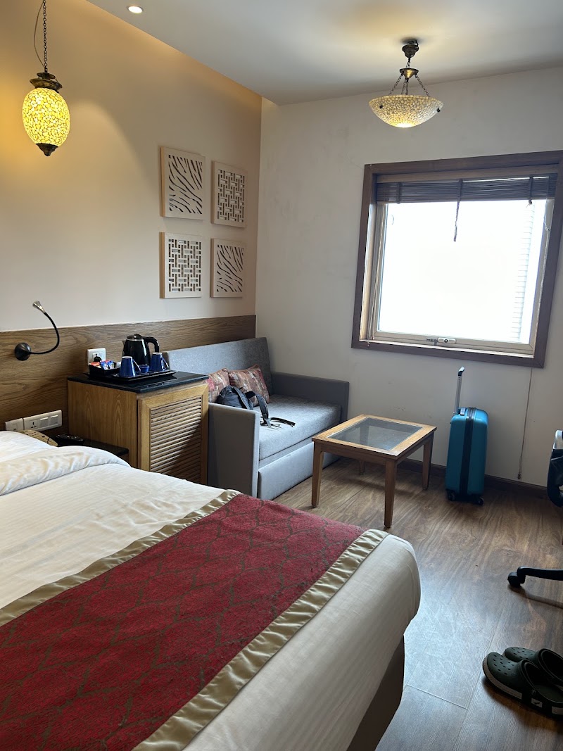 Golden Tulip Essential - Golden Tulip Essential, District Center, Sub Plot Street Number 1C, Janakpuri, near Deen Dayal Upadhyay Hospital, Hari Enclave, Hari Nagar, New Delhi, Delhi, 110064, India