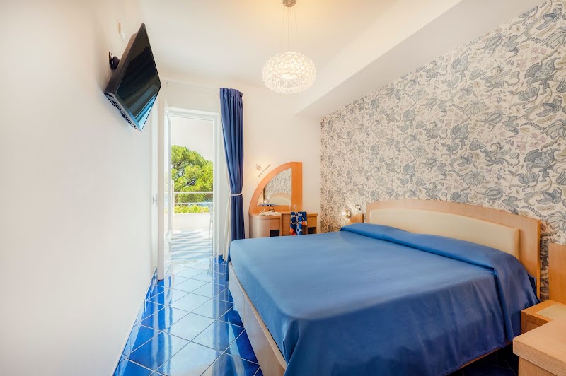 Hotel Il Pino - Hotel Il Pino, Via Gennaro Capriglione, 13, 84010 Praiano SA, Italy