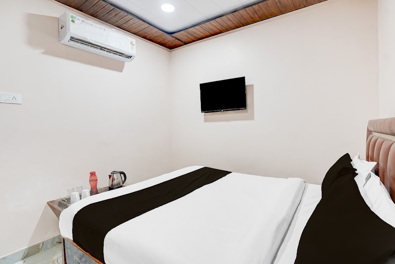 OYO Hotel O Tedhi Bazaar Near Ram Janambhumi Formerly Maa Gargi Dham - OYO Hotel O Tedhi Bazaar Near Ram Janambhumi Formerly Maa Gargi Dham, JANKI VIHAR COLONY PRAHLAD GHAT, MIG 91, Sai Nagar, Ayodhya, Faizabad, Uttar Pradesh 224123, India