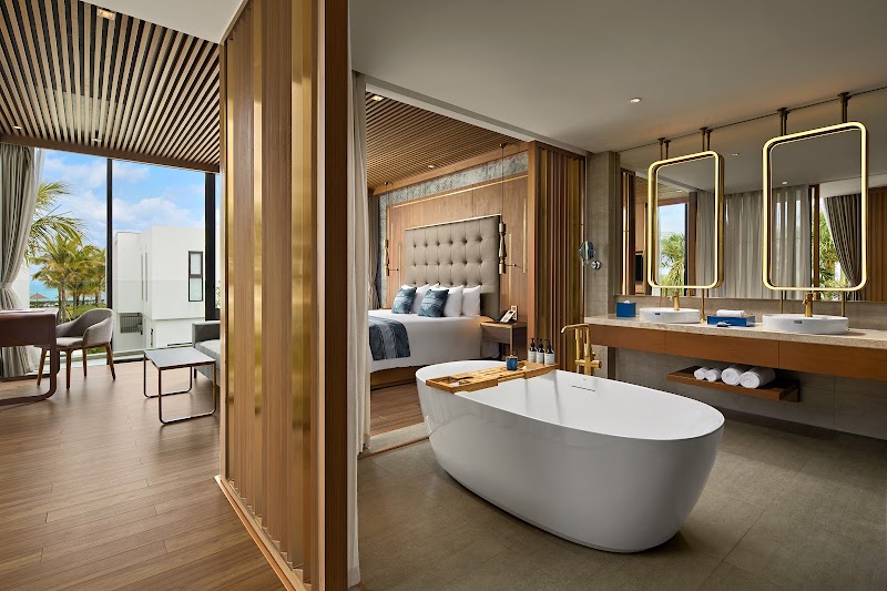 Royal Beachfront Villas & Spa Danang - A Luxury Lifestyle Resort - Royal Beachfront Villas & Spa Danang - A Luxury Lifestyle Resort, Dien Ban Dong, Da Nang 560000, Vietnam
