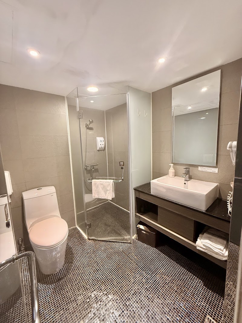 Look Hotel (Chiayi) - Look Hotel (Chiayi) No. 155號, Linsen W Rd, Guohua Village, West District, Chiayi City, Taiwan 600