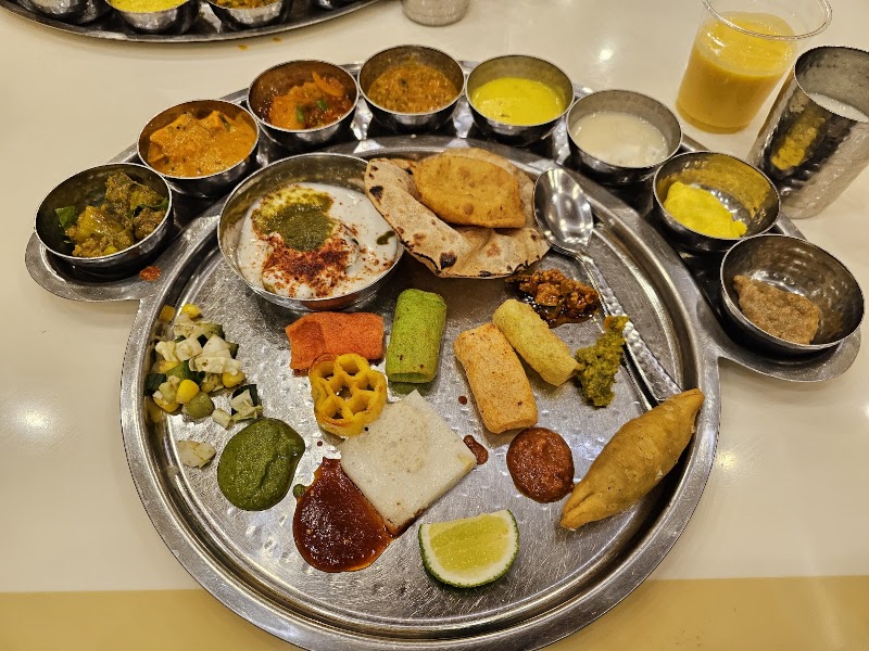 Maharaja Bhog Al Karama - Maharaja Bhog Al Karama Ground Level, A Block, Hamsah Mall Next to Ansar Gallery - الكرامة - دبي - United Arab Emirates
