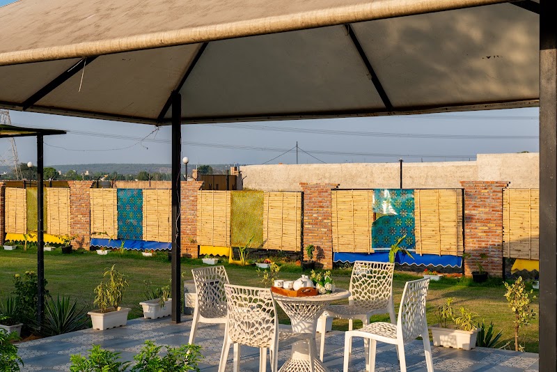 ELIVAAS Batlaw Classic Retreat - 5 BHK Farmstay with Private Pool in Gurugram