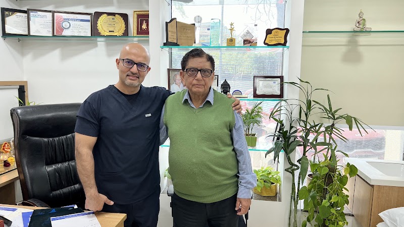 Dr Vivek Logani - Dr Vivek Logani Dr Vivek Logani, Room No 35, Ground Floor, Paras Hospitals OPD Block, C-1, Block C, Sushant Lok Phase I, Sector 43, Gurugram, Haryana 122009, India