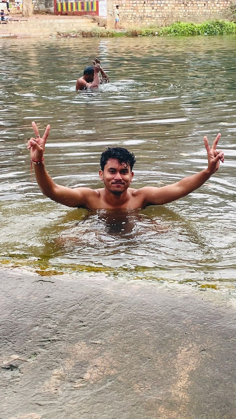 Arogya Dham Gate - Arogya Dham Gate, 5V46+QJF, MP SH 11, Janki Kund, Chitrakoot, Madhya Pradesh 485334, India