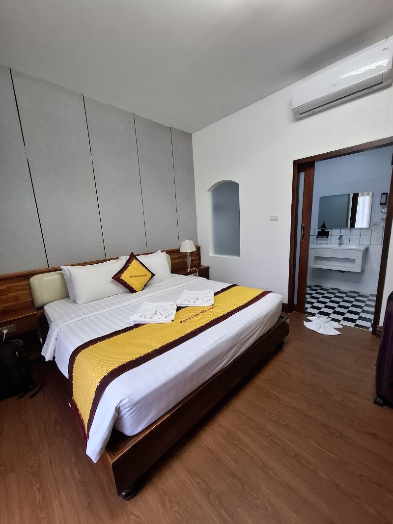 Merry Riverside Hotel - Merry Riverside Hotel, 1 Choxomphou Road, Luang Prabang 06000, Laos