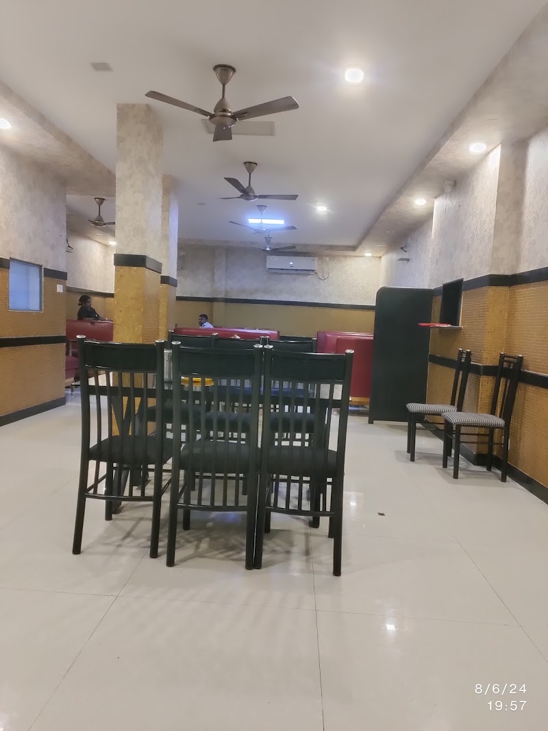 Hotel Aryaas Katpadi - Hotel Aryaas Katpadi 9, Vellore - Chittoor Rd, near Sai Baba Temple, Chenguttai, Katpadi, Vellore, Tamil Nadu 632007, India