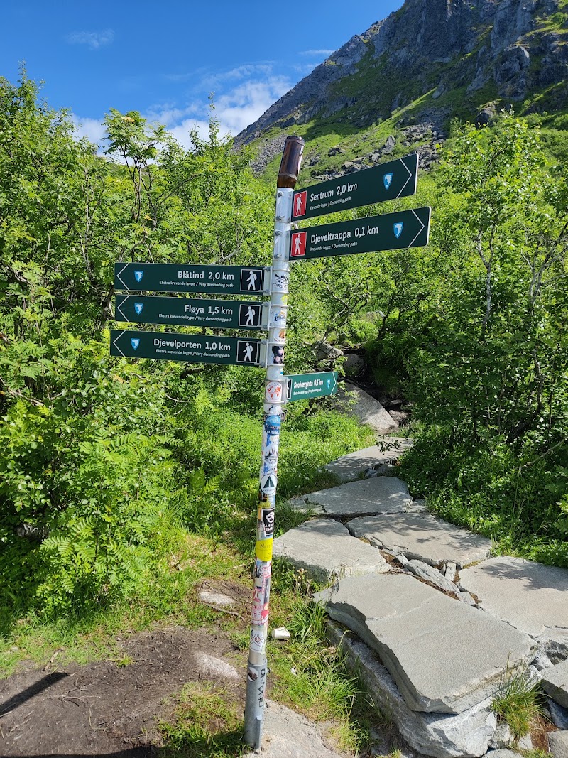 Sherpa Stairs to Djevelporten - Sherpa Stairs to Djevelporten Blåtindveien 8300, 8300 Svolvær, Norway