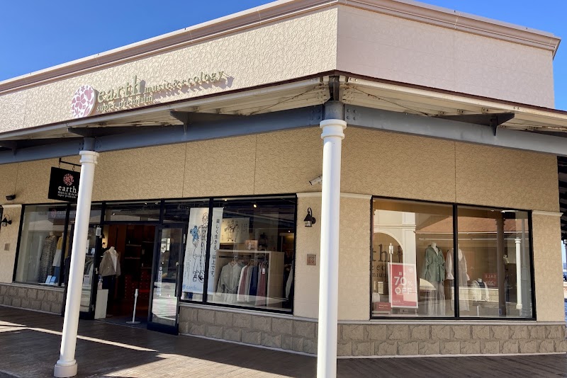 earth music＆ecology/Green Parks あみプレミアム・アウトレット - earth music＆ecology/Green Parks あみプレミアム・アウトレット, Japan, 〒300-1161 Ibaraki, Inashiki District, Ami, Yoshiwara, 4-chōme−1−１ あみプレミアム・アウトレット 1F
