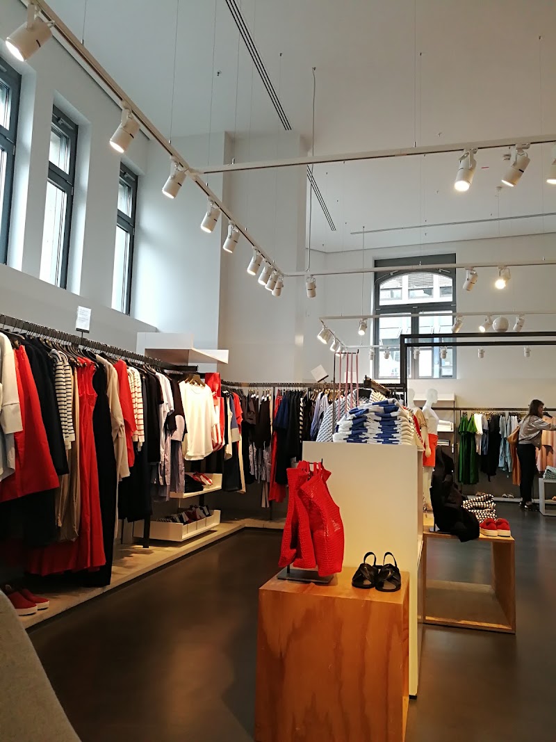 COS - COS, Goethepl. 4, 60311 Frankfurt am Main-Innenstadt I, Germany