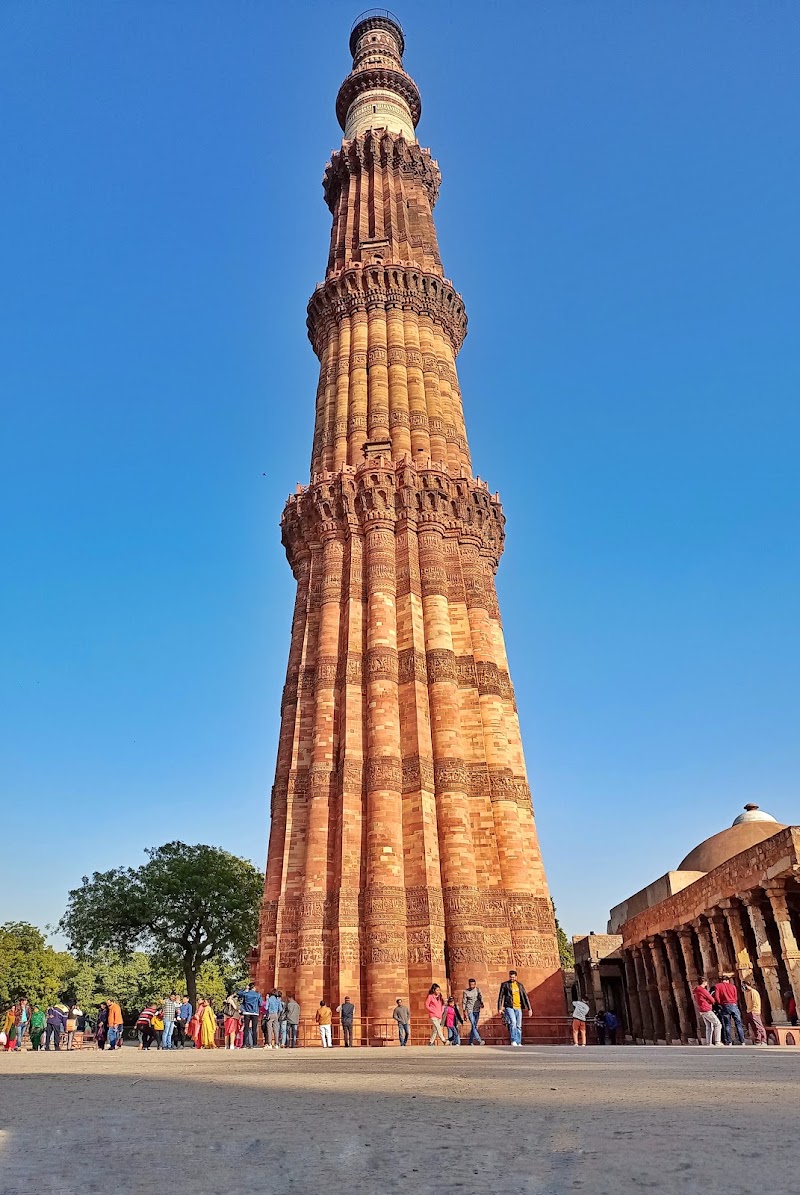 Iron Pillar of Mehrauli, Delhi - Iron Pillar of Mehrauli, Delhi Mehrauli, G5FM+VXW, Seth Sarai, Mehrauli, New Delhi, Delhi 110030, India