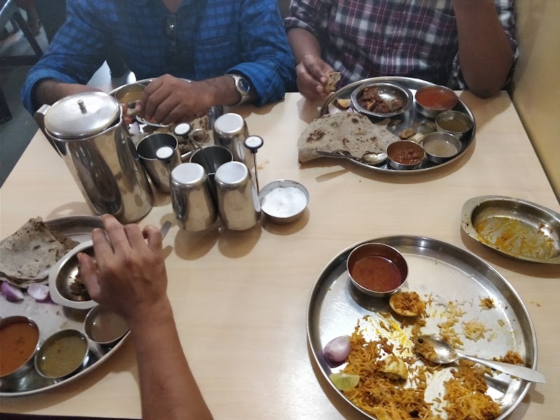 Aware Maratha Khanawal - Aware Maratha Khanawal 536, Jondhle Chowk, RB Kumthekar Rd, behind Kulkarni Petrol Pump, पंतांचा गोट, Pantancha Gate, Sadashiv Peth, Pune, Maharashtra 411030, India