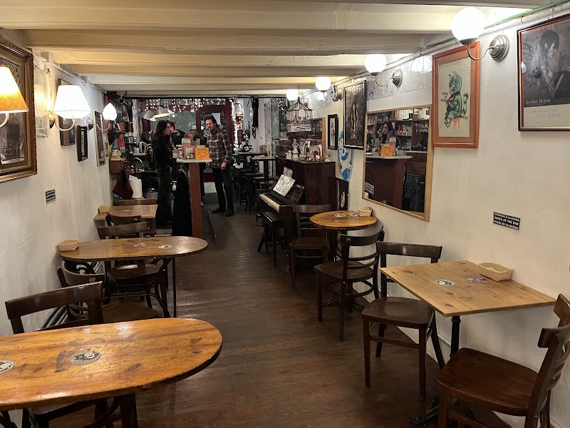 Vegan Cat Bar - Vegan Cat Bar Carrer de la Mercè, 29, Ciutat Vella, 08002 Barcelona, Spain