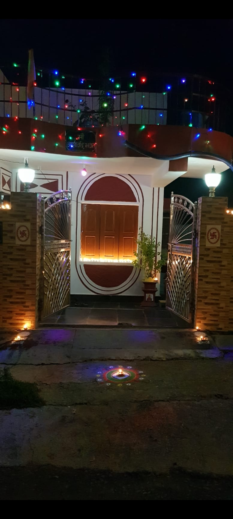 Aashirvaad Bhavan, Shiv Mandir Dwar - Aashirvaad Bhavan, Shiv Mandir Dwar, Aashirvad bhavan, Devnandan Nagar Phase 2, Phase 1, Sarkanda, Bilaspur, Chhattisgarh 495006, India