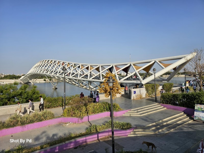 Sabarmati Riverfront Flower Park - Sabarmati Riverfront Flower Park Pujya Pramukh Swami Maharaj Marg, Ellisbridge, Ahmedabad, Gujarat 380006, India