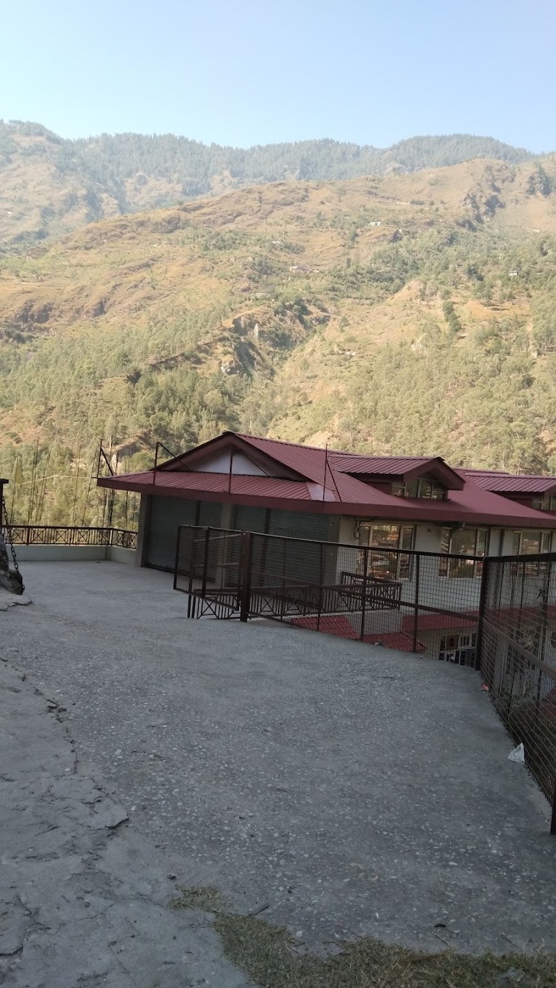 Hill View Guest House - Hill View Guest House, 95WV+4R, Bakaran, Himachal Pradesh 175011, India