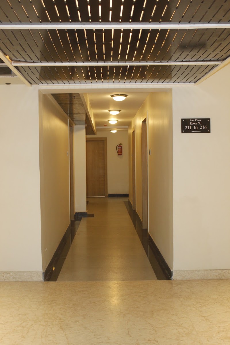 LUXUS INN HOTEL - LUXUS INN HOTEL Luby Circular Rd, Sardar Patel Nagar, Dhanbad, Jharkhand 826007, India