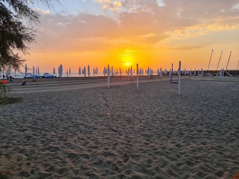 Toni Fregene - Toni Fregene, Lungomare di Ponente, 19, 00054 Fregene RM, Italy
