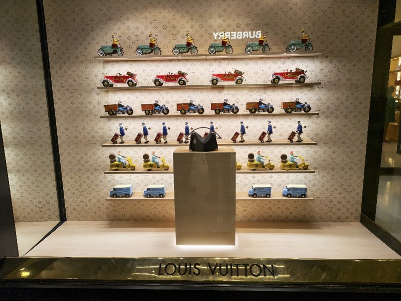 Louis Vuitton Bangalore UB City - Louis Vuitton Bangalore UB City No. 20-24, UB City, 24, Vittal Mallya Rd, KG Halli, D' Souza Layout, Ashok Nagar, Bengaluru, Karnataka 560001, India